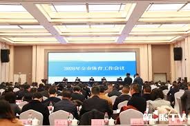 巴特勒输球不爽，维金斯赢球也不爽！赛后听大哥库里教诲，想回勇士